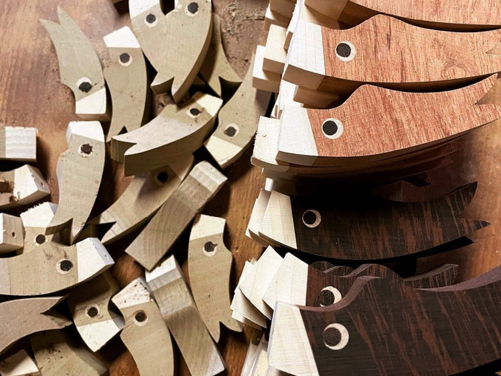 akirawoodworks 木製 こいのぼりと兜 – maple